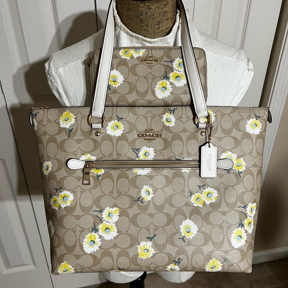 Coach purse and matching wallet. Signature Daisy print. Gold/khaki in color.